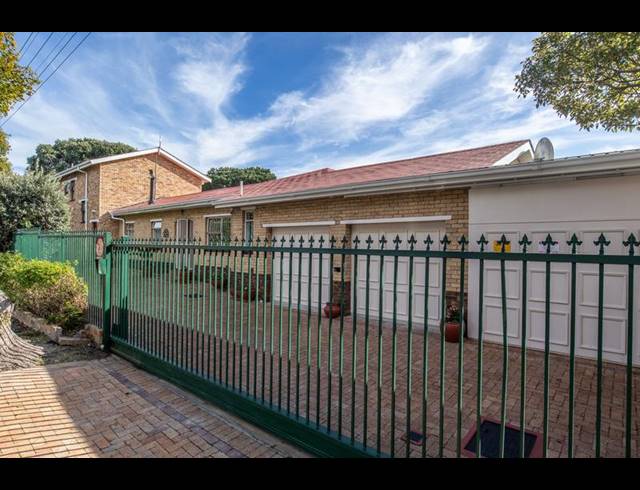 4 BEDROOM HOUSE FOR SALE IN BERGVLIET